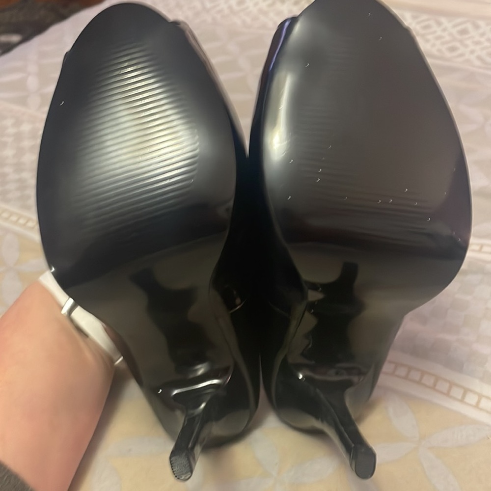 Woman’s heels - Picture 5 of 5